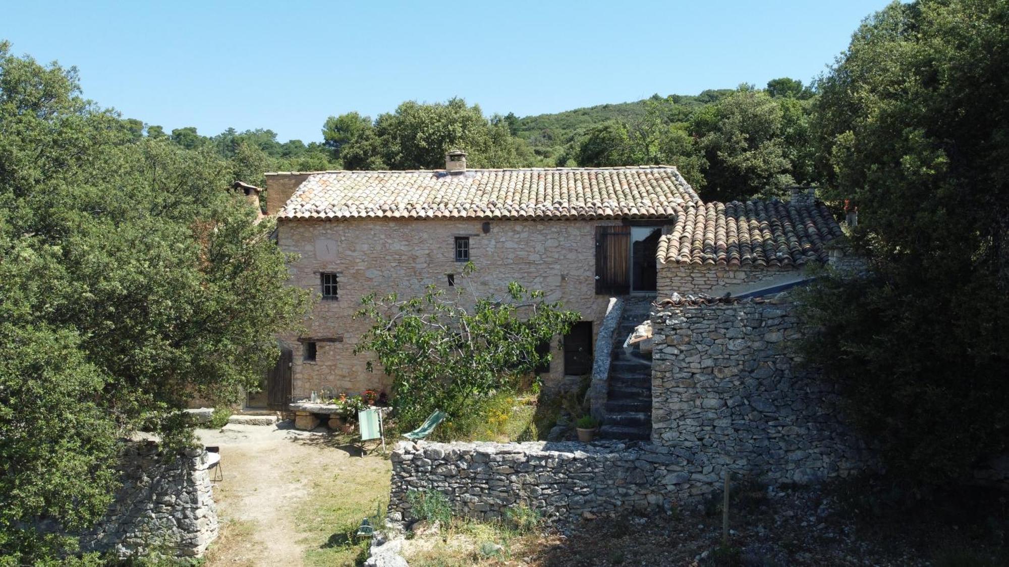 Le Jas Des Aiguiers Hotel Saint-Saturnin-les-Apt Exterior photo